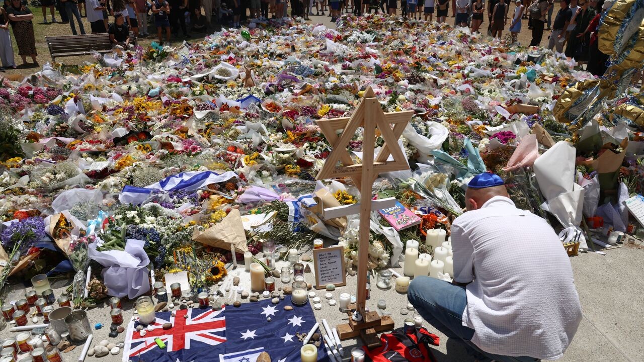 "Geen link met terroristische organisatie": schutters Bondi Beach zouden alleen gehandeld hebben