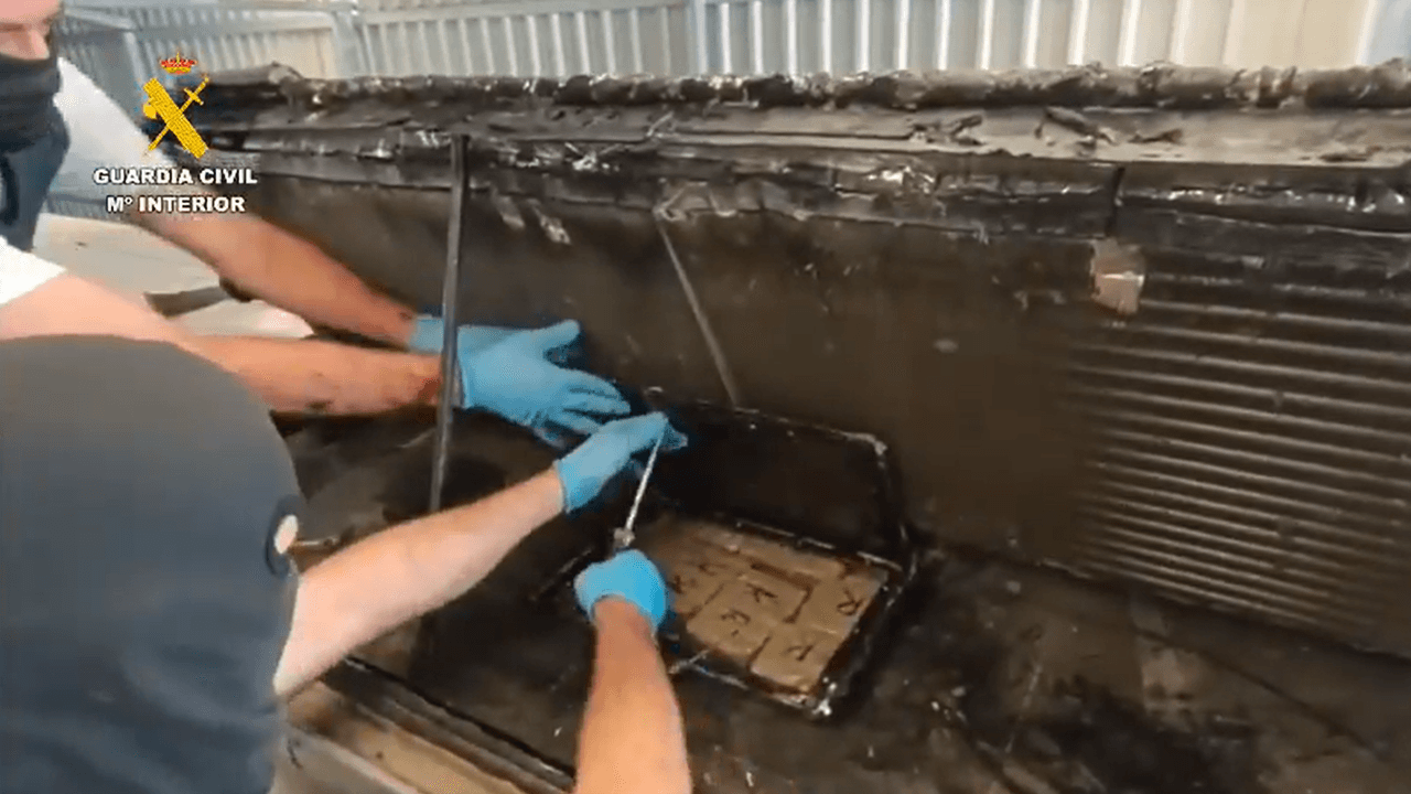 Spaanse politie rolt bende op die met reisbussen drugs van Marokko naar België smokkelde