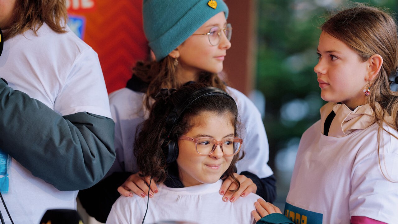 Hafsa (11) heeft elke 2 weken bloedtransfusie nodig om in leven te blijven, juffen roepen op: "Ze heeft Marokkaanse stamceldonor nodig"