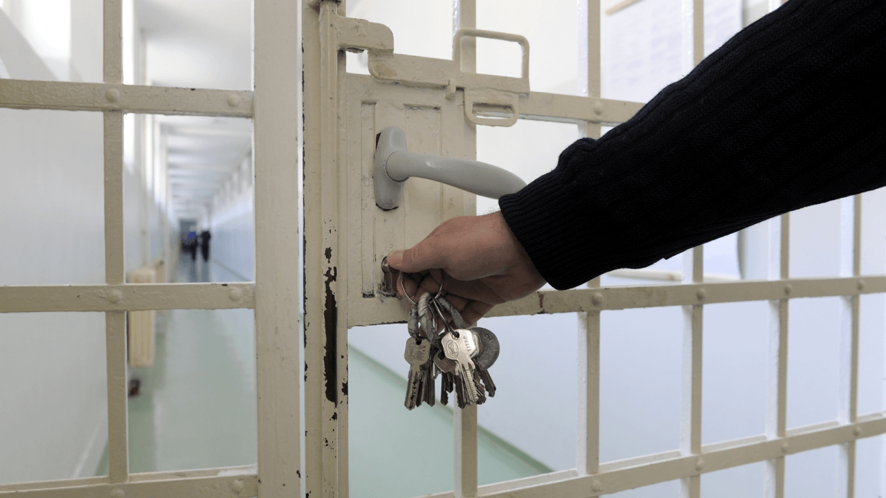 Ontsnappen uit gevangenis wordt nu strafbaar: "Lang gedacht dat je vrijheidsdrang niet mag bestraffen"