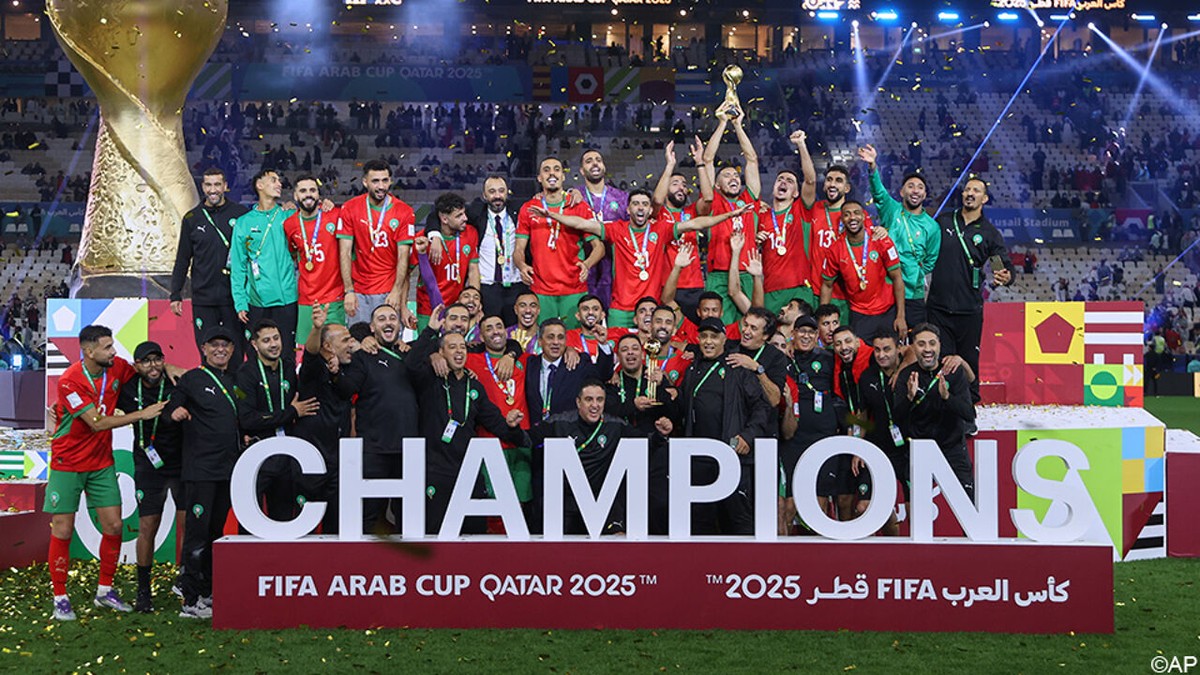 VIDEO: Marokko (met B-selectie) wint Arab Cup met dank aan weergaloze goal vanop zo'n 60 meter