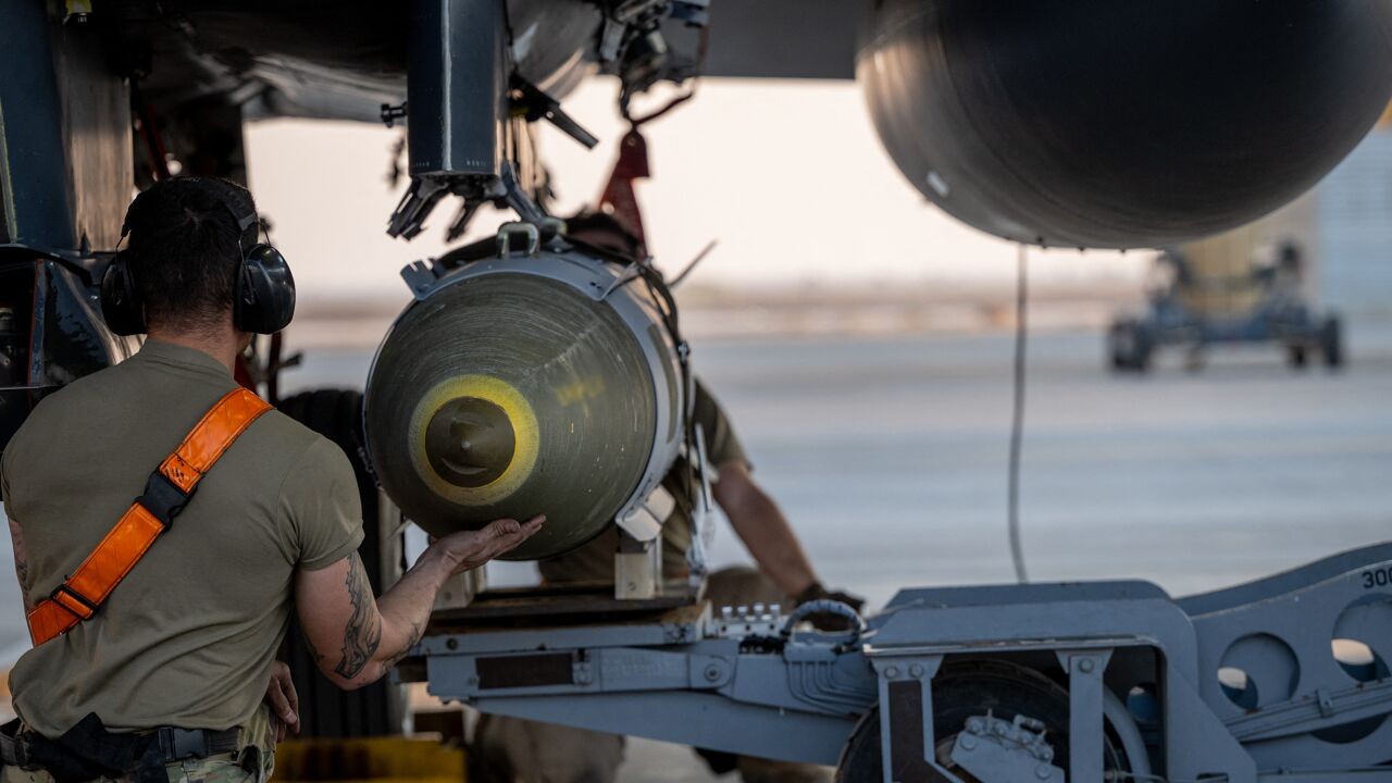 VS voert bombardementen uit op IS in Syrië: "Dit is niet het begin van oorlog, maar een wraakactie"