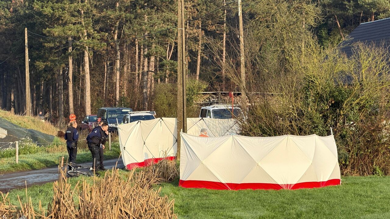 Man (58) uit Zoersel fietst 's nachts naar huis, belandt in gracht en sterft