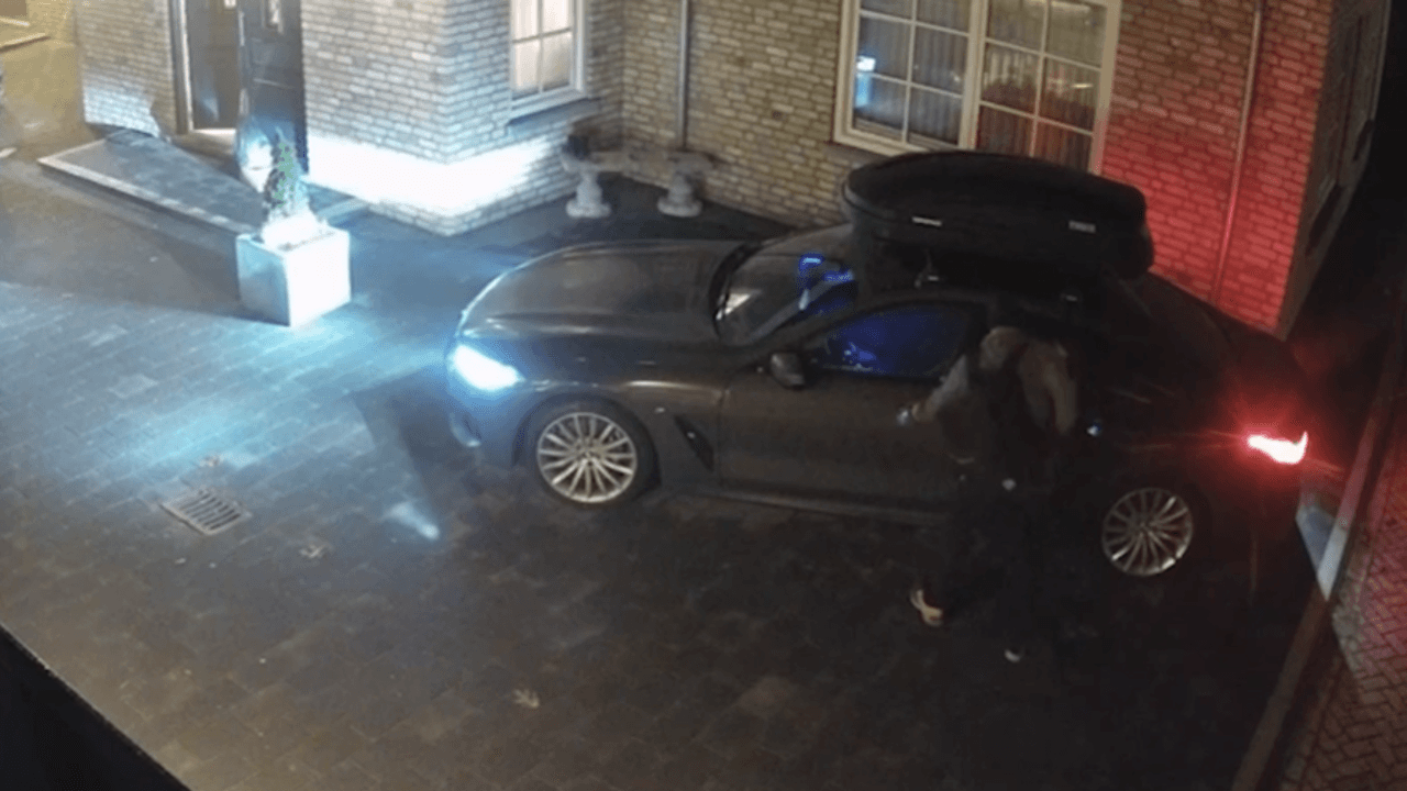 Dief steelt in Breda auto met 3 jonge kinderen op de achterbank, vader waarschuwt: "Kan iedereen overkomen"