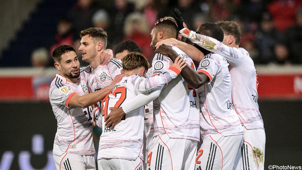 Kompany gaat ongeslagen kerstperiode in: dankzij feestelijke frommelgoals boekt Bayern simpele zege tegen staartploeg