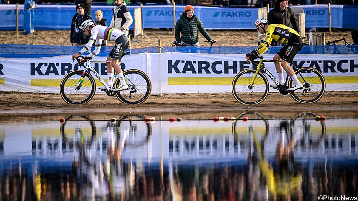 "Hij heeft er nog altijd spijt van": hoe Patrick Lefevere naast Mathieu van der Poel greep en niet doorduwde voor Wout van Aert