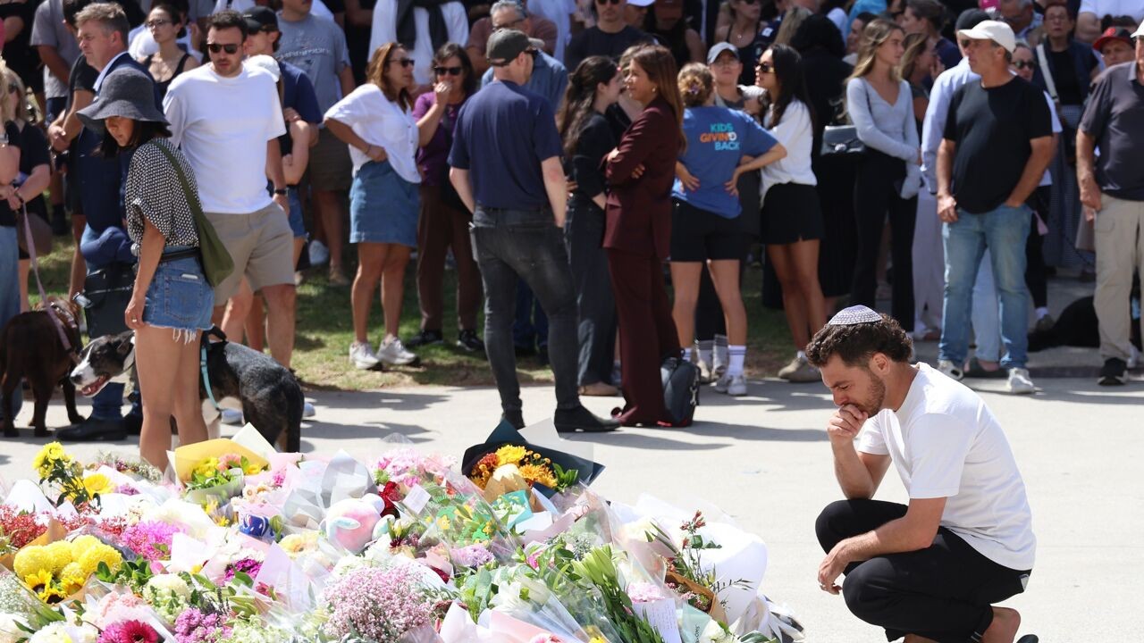 Daders van aanslag in Sydney trainden vooraf met hun wapens, gooiden ook (onontplofte) explosieven