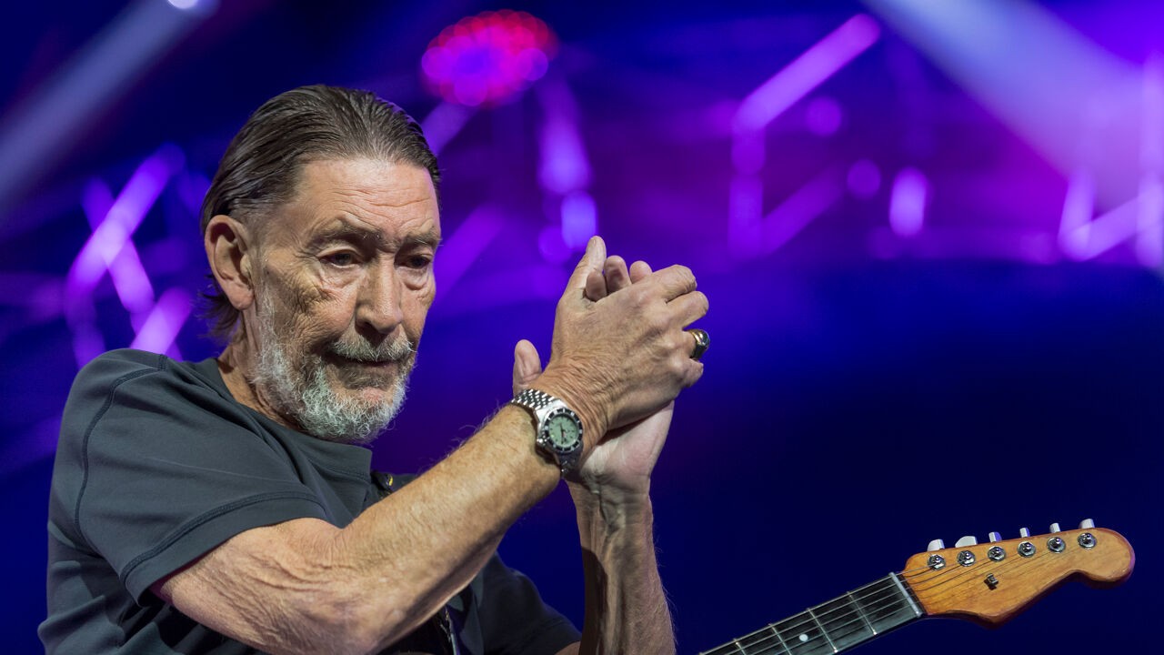 Zanger Chris Rea (74) overleden, bekend van 'Driving home for Christmas', 'Josephine' en 'I can hear your heartbeat'