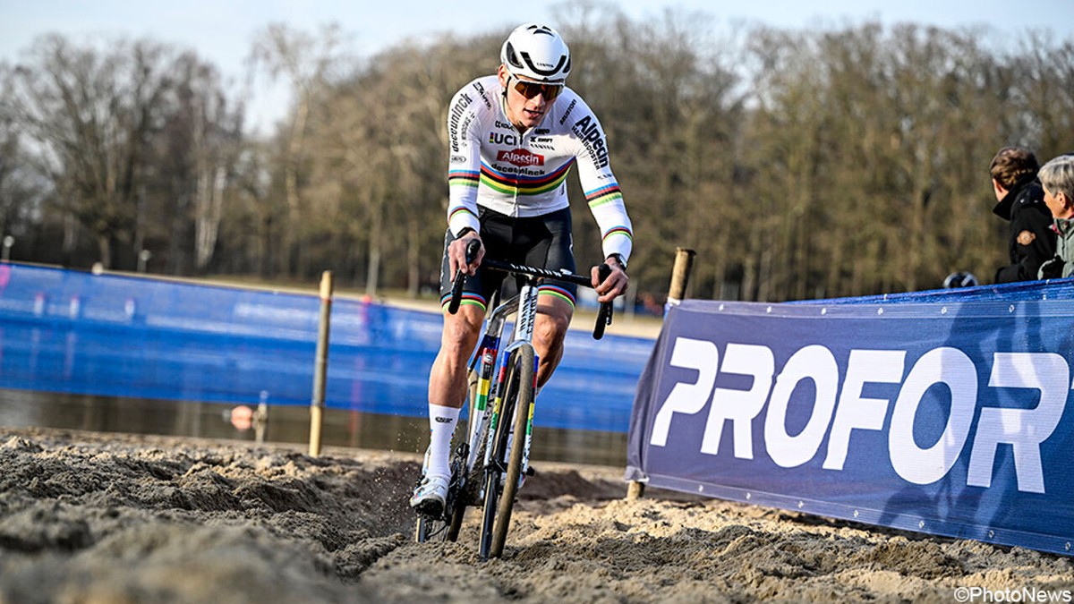 "Perfecte" dag voor Mathieu van der Poel levert al vierde zege op: "Crossen is leuk als je je eigen ding kan doen"