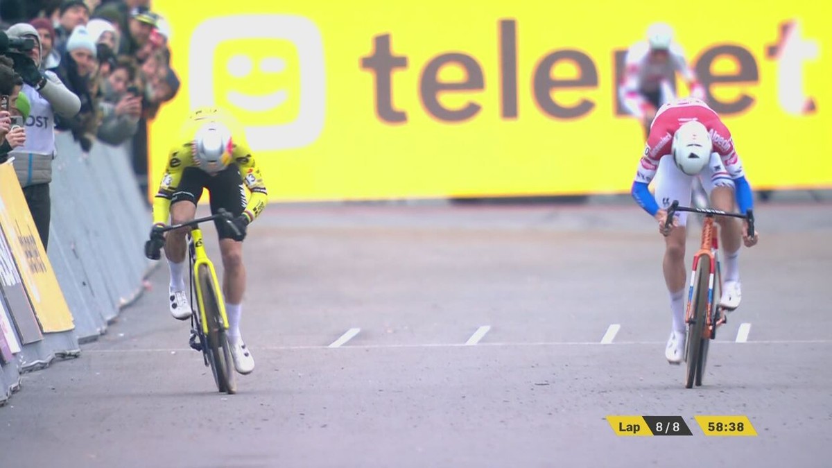 VIDEO - Samenvatting: Del Grosso steekt Van Aert de loef af in de Superprestige van Zolder