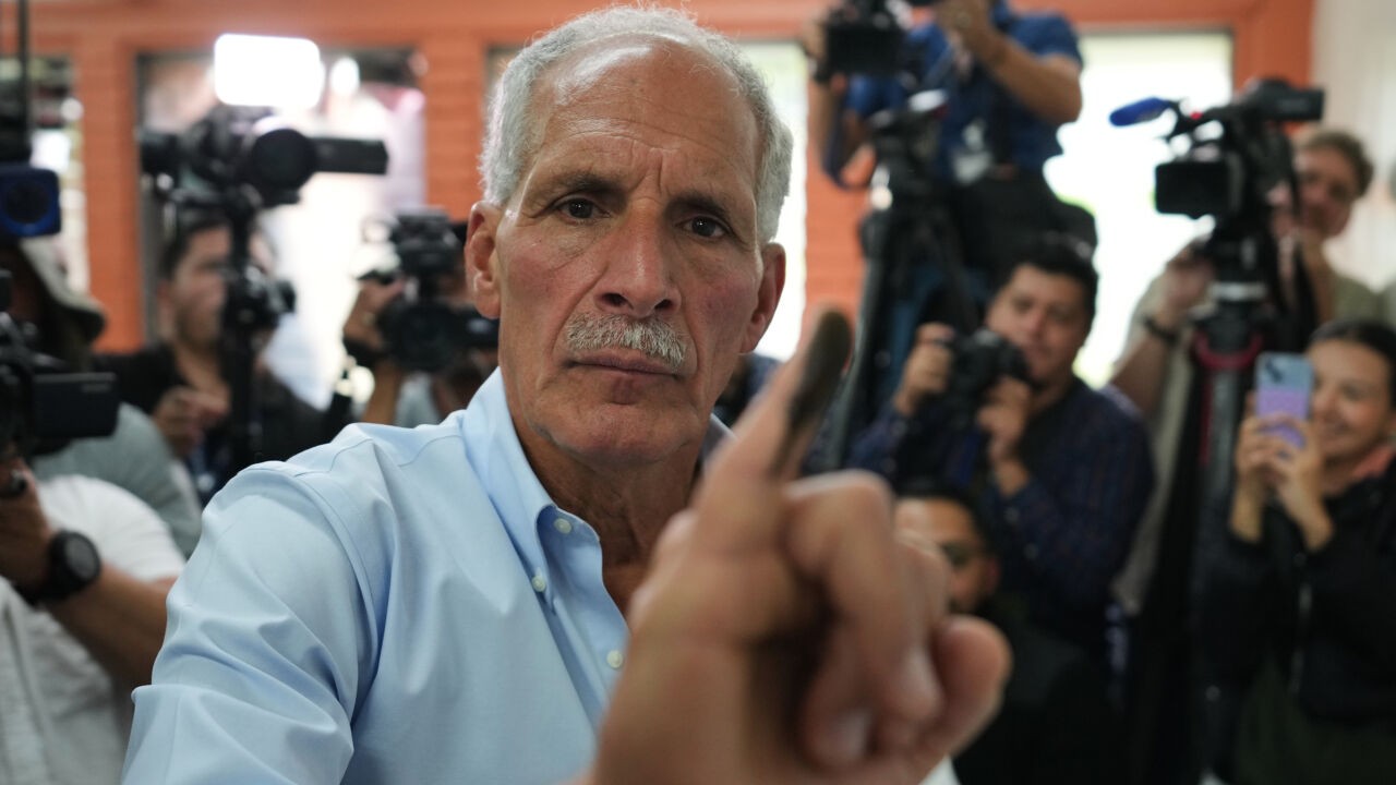 Door Donald Trump gesteunde kandidaat na weken uitgeroepen tot nieuwe president Honduras