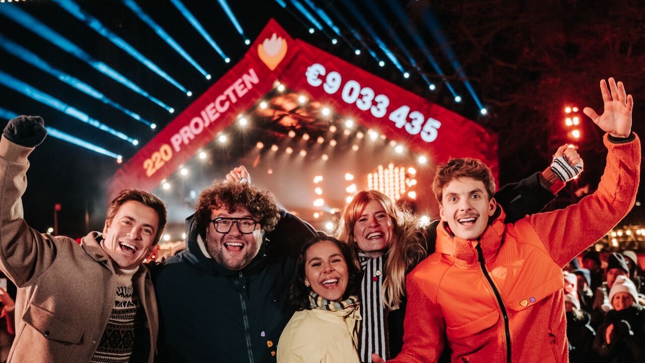 Presentatoren Dries, Kawtar, Manu en Eva dolblij: "Ze zijn hier gigantisch hard gegaan"