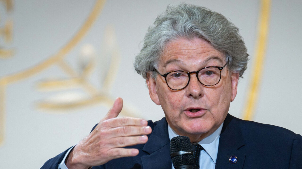 VS legt oud-Eurocommissaris Thierry Breton en 4 anderen inreisverbod op, Europese Commissie "veroordeelt krachtig" de beslissing