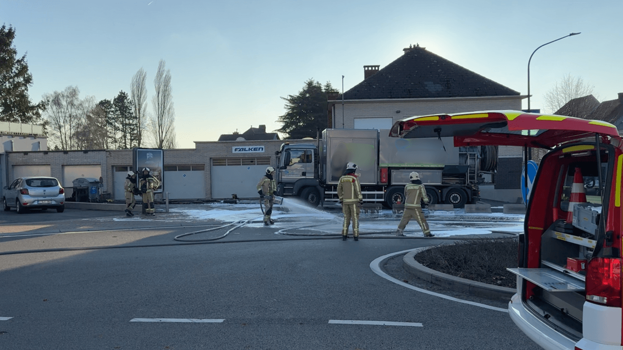 Ondergrondse ontploffing in leegstaand tankstation in Ronse: 1 arbeider zwaargewond, 1 lichtgewonde