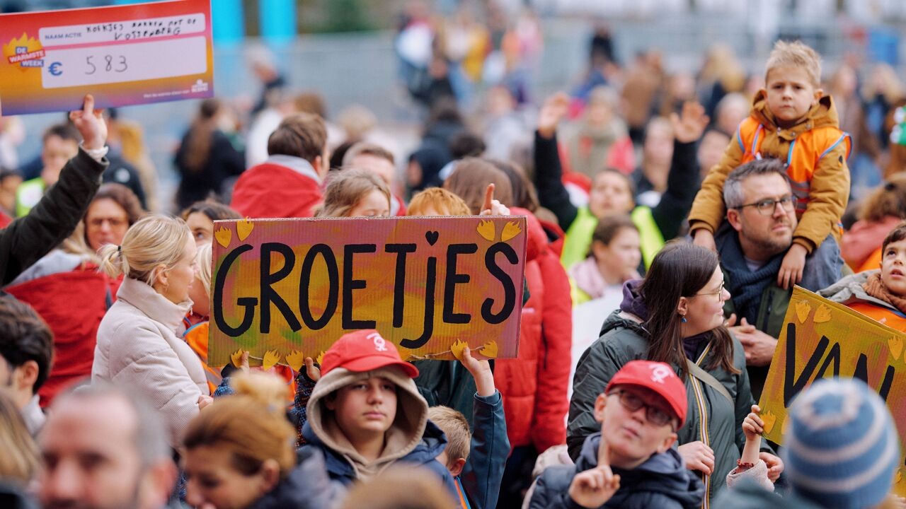 "Vrijgevigheid is besmettelijk": het succes van inzamelacties als De Warmste Week verklaard