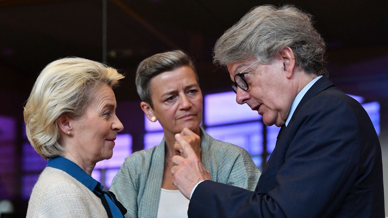 Voor oorlogsmisdadigers, schurkenstaten en nu ook een oud-Eurocommissaris: waarom VS Europa met inreisverbod treft