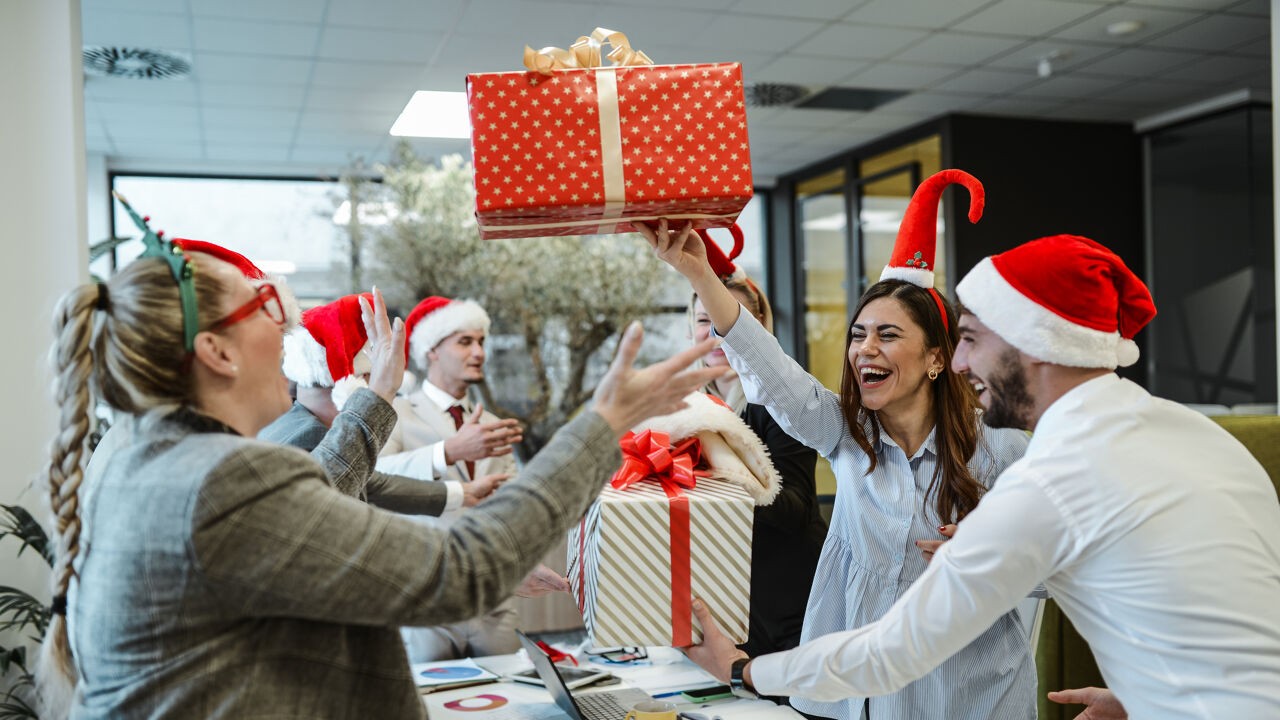 Bijna helft van Vlaamse kmo’s geeft eindejaarsgeschenk aan personeel