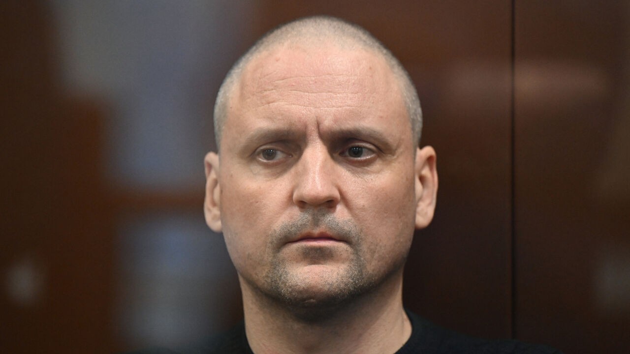 Russische oppositiefiguur Oedaltsov moet 6 jaar naar strafkolonie voor "goedpraten van terrorisme"