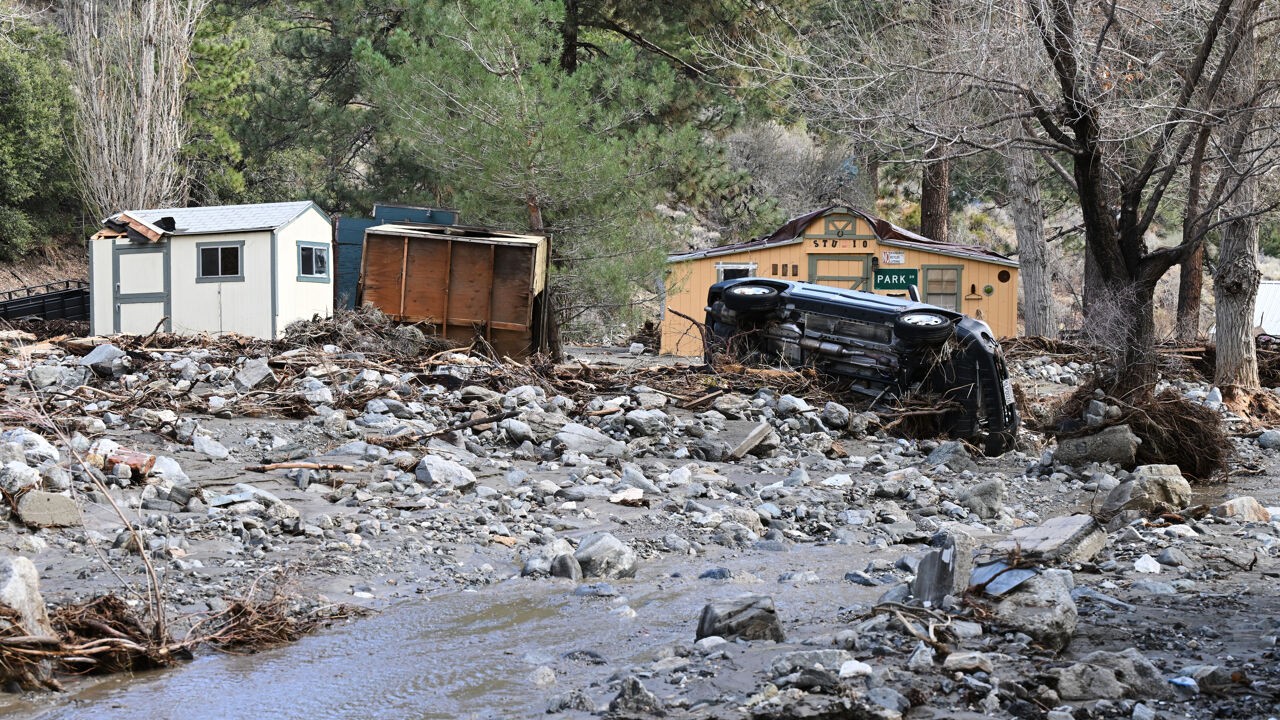 Doden bij regenstormen en overstromingen met kerst in Californië