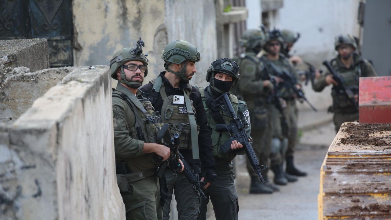 Palestijn doodt 2 mensen in noorden van Israël: leger belooft acties in geboortedorp van dader