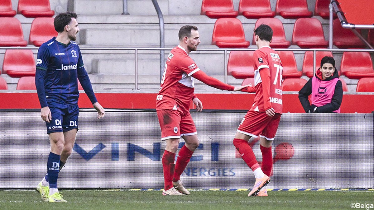 LIVE: Janssen voorkomt de 1-2 en leidt zelf de 2-1 van Kerk in, Antwerp leidt tegen Zulte Waregem