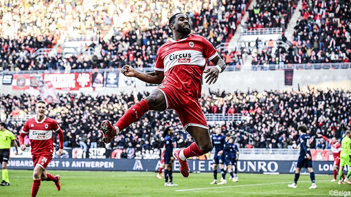 Antwerp zet opmerkelijke opmars voort dankzij felbevochten remontada tegen Zulte Waregem