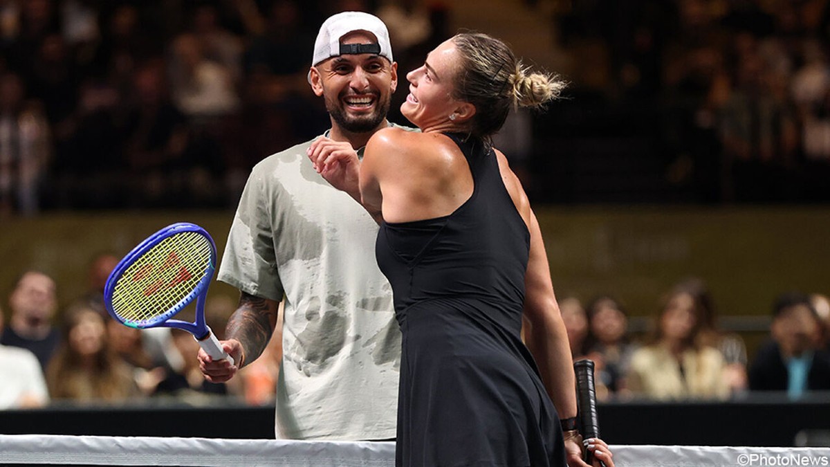Verslagen met de glimlach: Aryna Sabalenka verweert zich, maar verliest Battle of the Sexes tegen Nick Kyrgios
