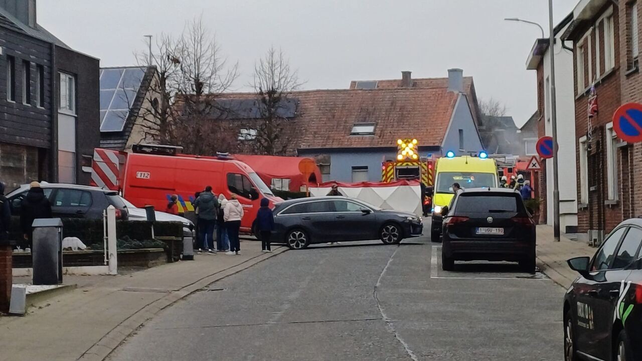 Zware woningbrand in Pittem kost toch leven: tachtiger overleden in ziekenhuis