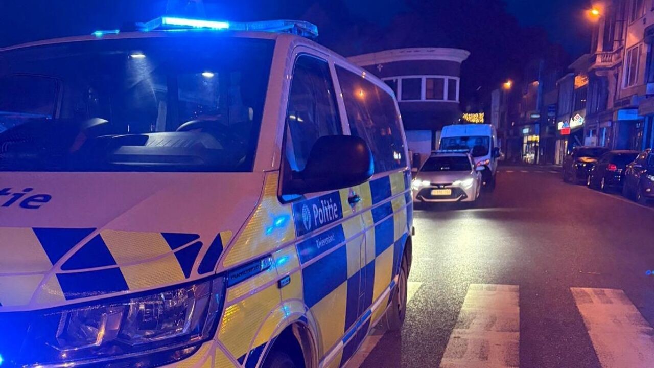 Onbekende gooit brandend voorwerp in inkomhal appartementsgebouw Willebroek