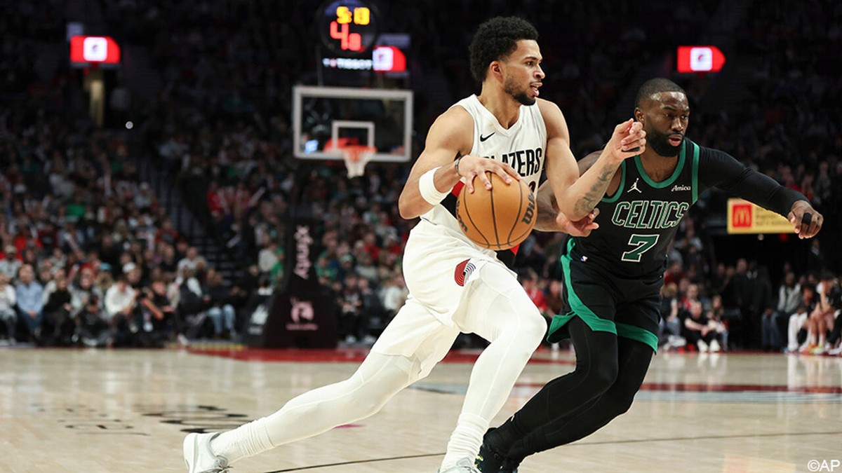 Toumani Camara helpt Portland met 20 punten aan stunt tegen Celtics, Ajay Mitchell viert terugkeer ook met zege