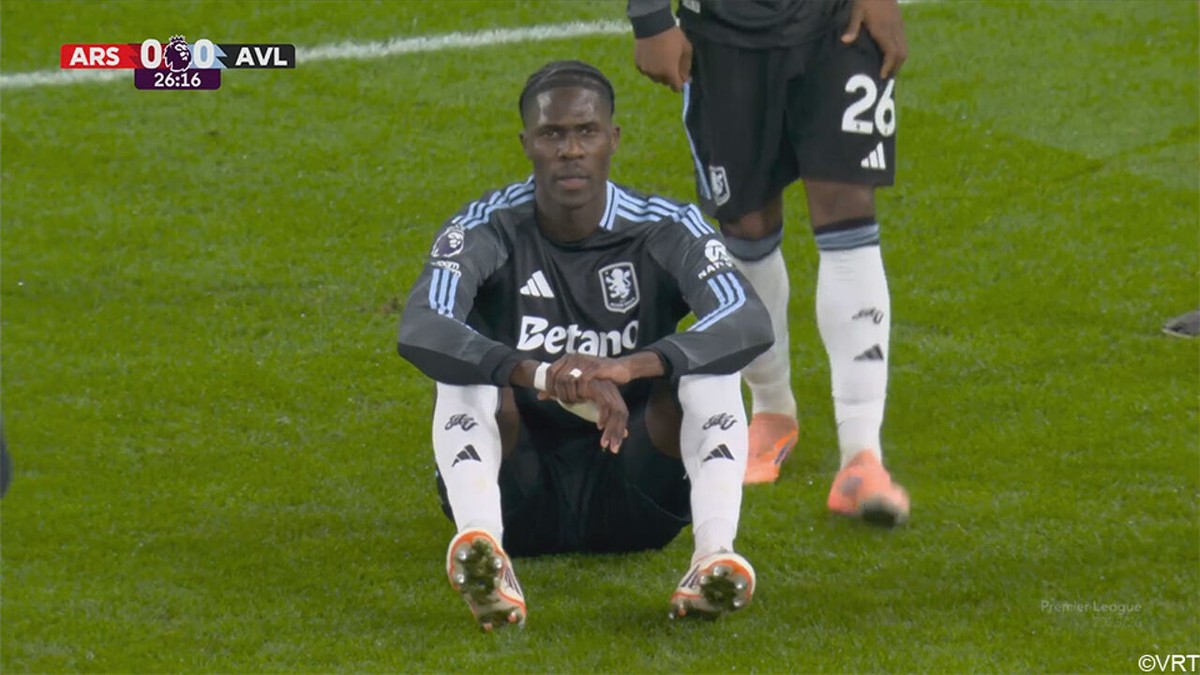 LIVE: Wat een tackle! Saliba voorkomt de 0-1 van Villa met reddende ingreep als laatste man