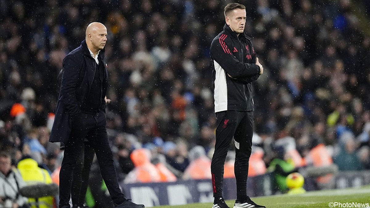 Was hij dan de grote boosdoener? Liverpool zet assistent die verantwoordelijk was voor stilstaande fases op de keien