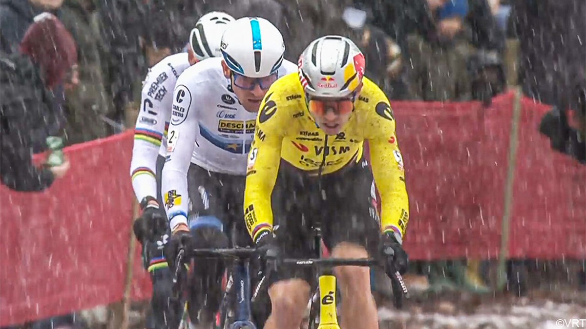 LIVESTREAM: Mathieu van der Poel blaast Wout van Aert een eerste keer weg in het zand, op weg naar nieuwe solo?