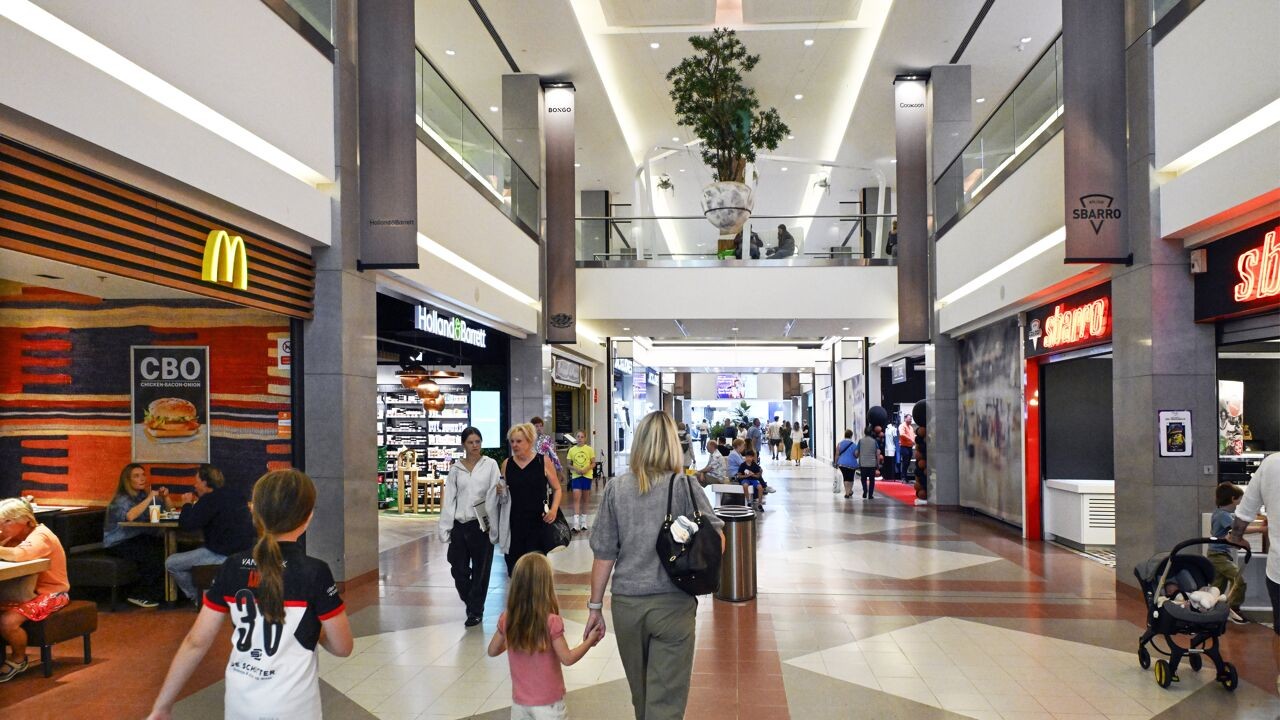 16 mensen bevangen door pepperspray na ruzie in Wijnegem Shopping Center, 2 vrouwen opgepakt