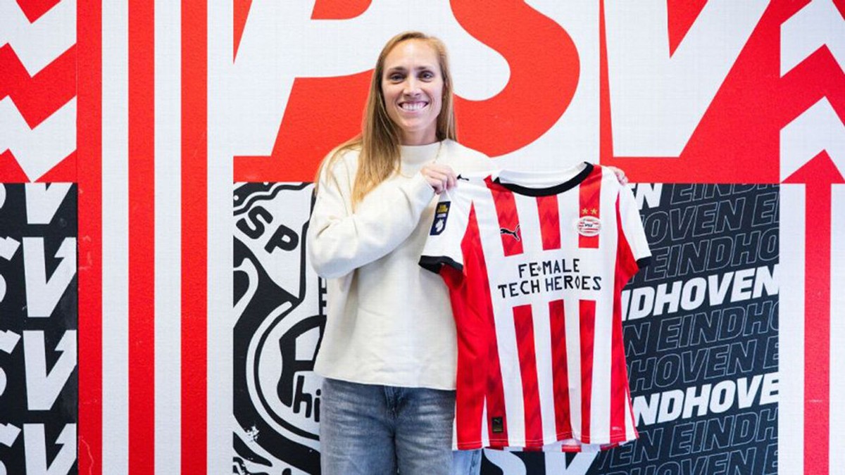 Red Flame Janice Cayman gaat in Eredivisie aan de slag bij PSV: "Ik voeg veel ervaring toe"