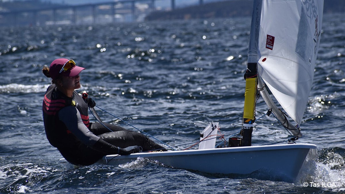 Emma Plasschaert verovert de Open Australische en Oceanische kampioenschappen in haar ILCA 6