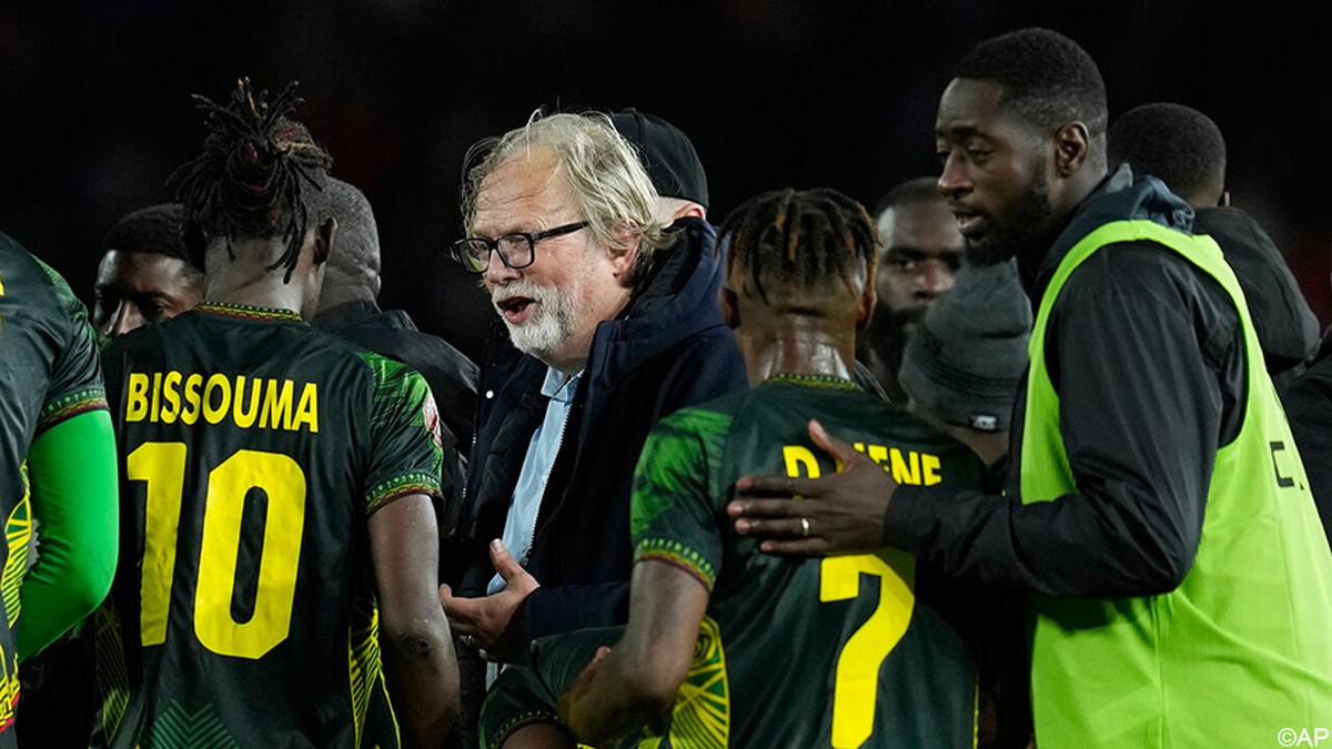 "Tijd om een nieuwe uitdaging aan te gaan": Tom Saintfiet neemt na 2 jaar afscheid als bondscoach van Mali