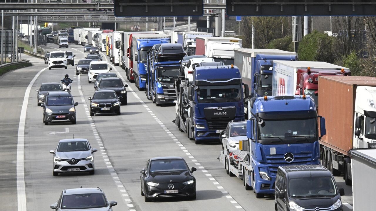 Trager rijden, meer telewerk en elektrisch koken: Energieagentschap geeft 10 tips om energiecrisis tegen te gaan