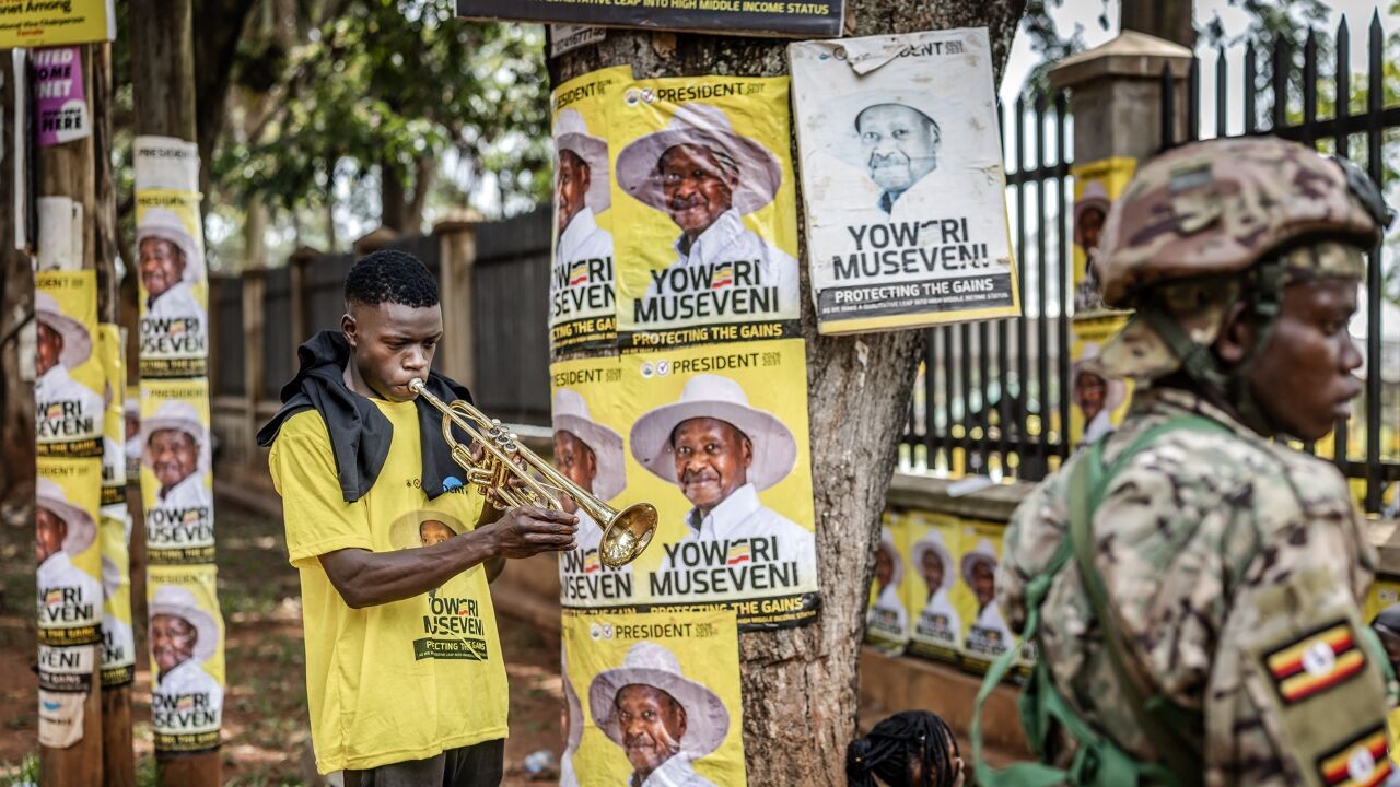 81 jaar oud en al 40 jaar aan de macht, maar president Museveni wil zichzelf nog eens opvolgen in Oeganda