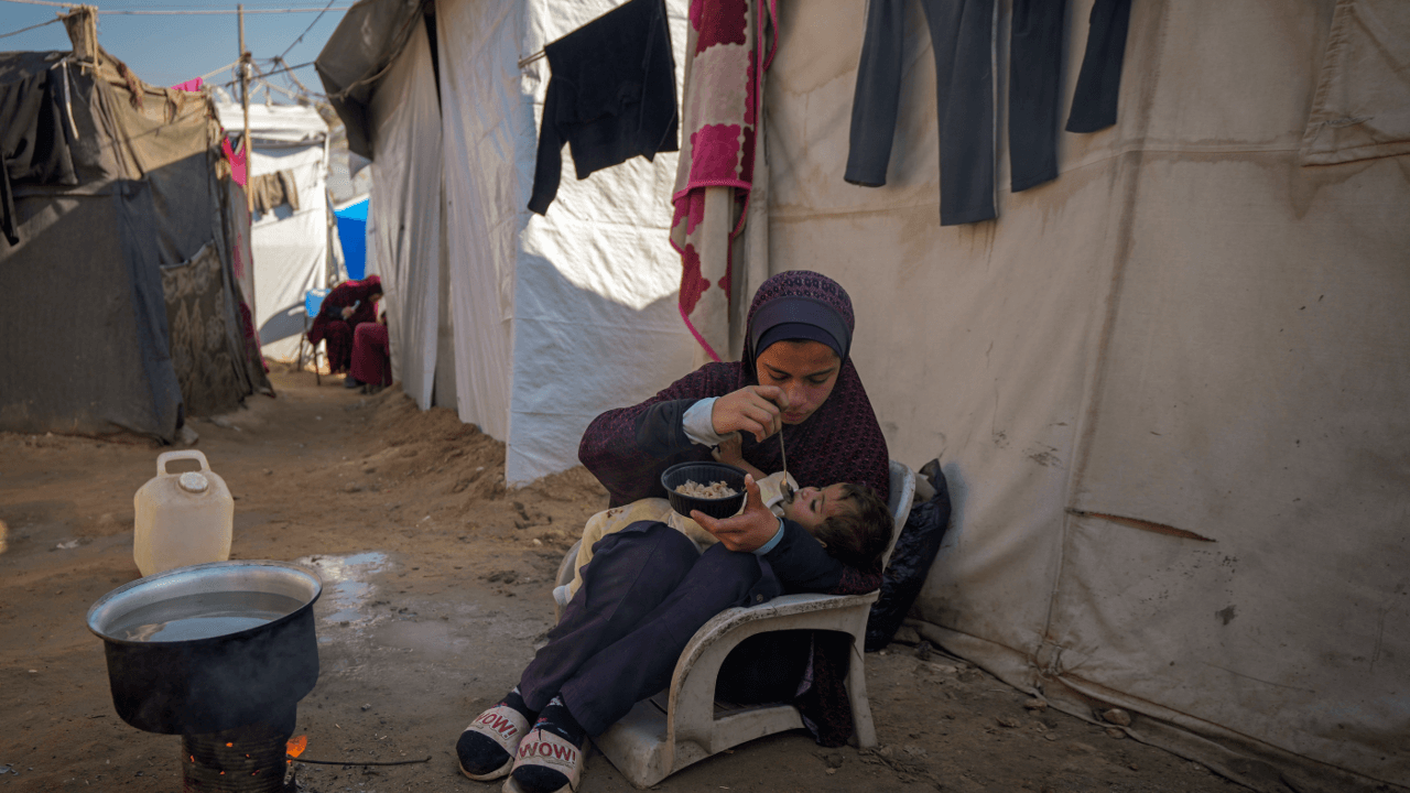 Rapporten tonen reproductief geweld tegen Palestijnse vrouwen in Gaza: "Dit komt neer op genocide"