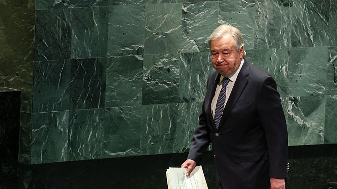 VN-secretaris-generaal haalt hard uit naar rijke landen: "Sommigen knijpen internationale samenwerking bijna dood"