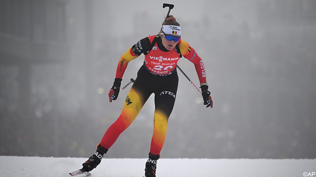 Biatlete Maya Cloetens schiet andermaal foutloos in de sprint, maar strandt op 21e plek in Ruhpolding