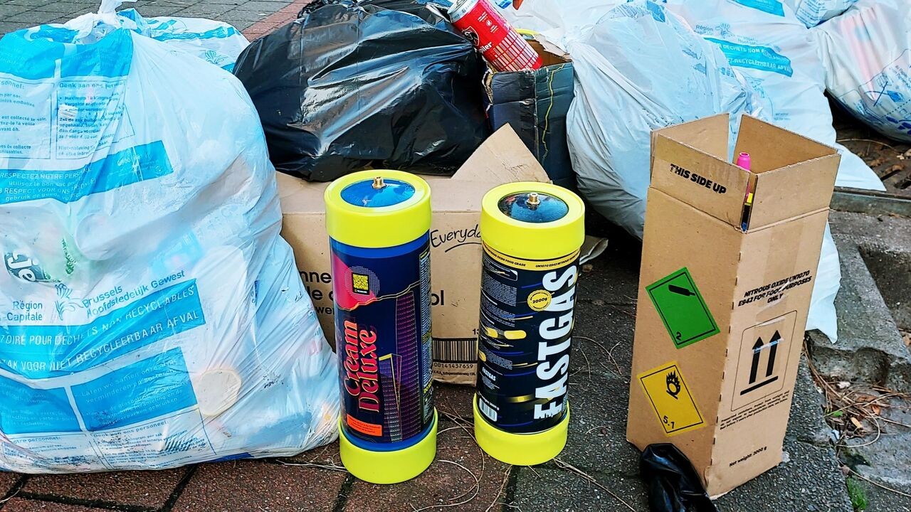 Lachgas blijft in opmars, ook steeds meer gasflessen belanden bij restafval: "Zorgt voor serieuze explosies in verbandingsovens"