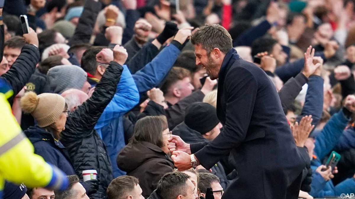 Debuut in schoonheid voor Michael Carrick: United en Lammens winnen Manchester Derby tegen onmondig City