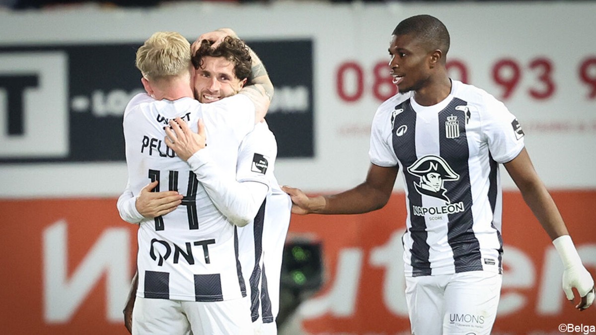 LIVE: Met heerlijke soloactie verdubbelt Bernier de voorsprong van Charleroi, Standard hangt in de touwen