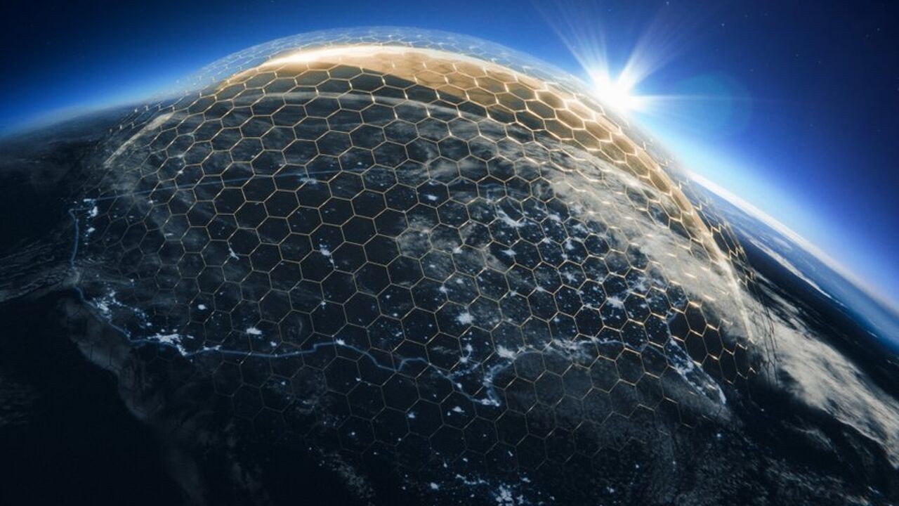 Ruimtelasers, "staven van God" en véél satellieten: dit is de 'Golden Dome' van Trump, die ook in plan voor Groenland zou staan