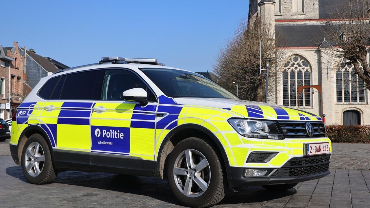 Politie betrapt 16-jarigen die met auto rondrijden in Temse