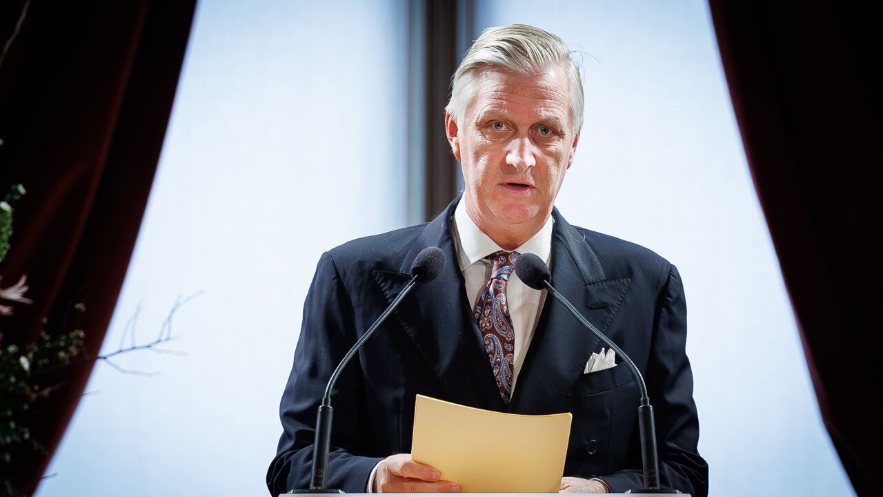 Terwijl koning Filip regering tot "daadkracht" oproept, dreigt totale impasse over overbevolking in gevangenissen