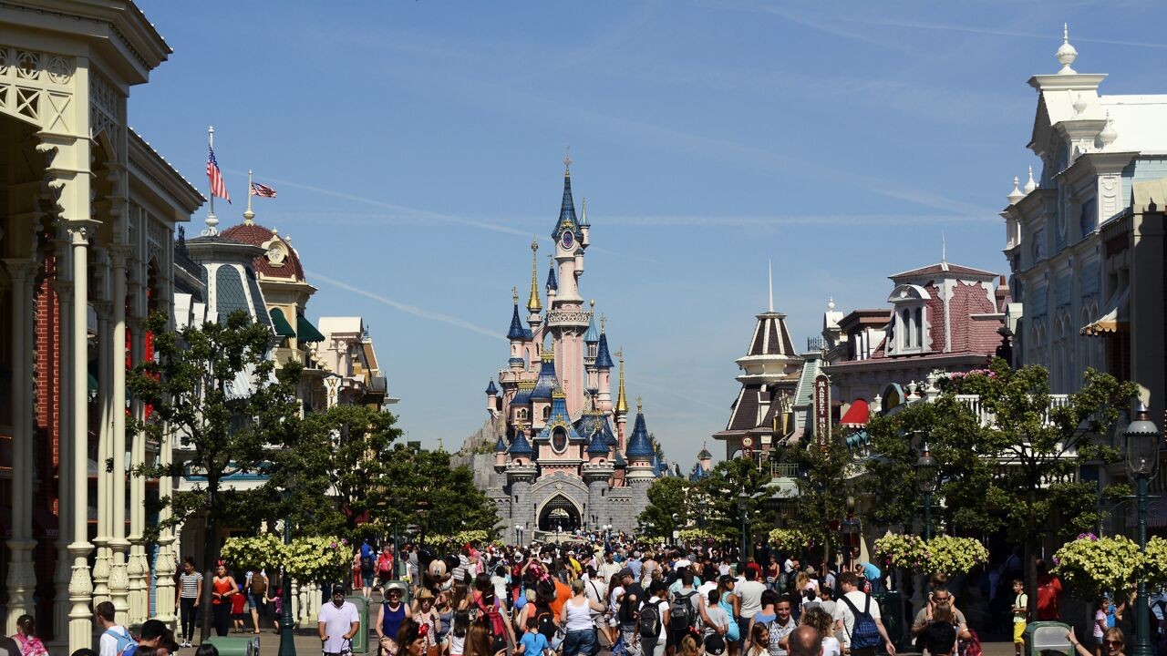 Ex-medewerker Scouts en Gidsen Vlaanderen uit Ranst in cel voor zedenfeiten met jongen van 13 nabij Disneyland Parijs