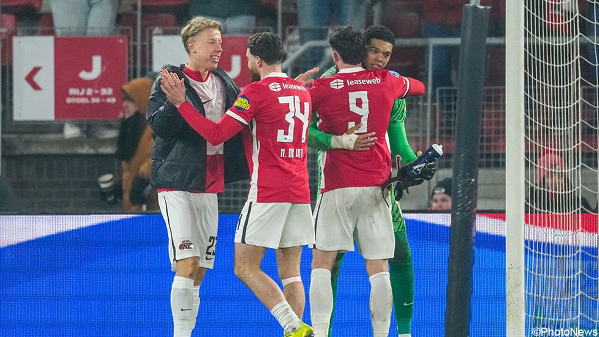 AZ schakelt ook het Twente van John van den Brom uit in KNVB Beker en staat in halve finales